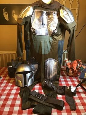 Disney store the mandalorian costume child size 11/12 Star Wars
